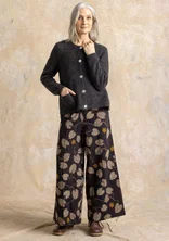 “Gul Näckros” patterned pants in organic cotton - black