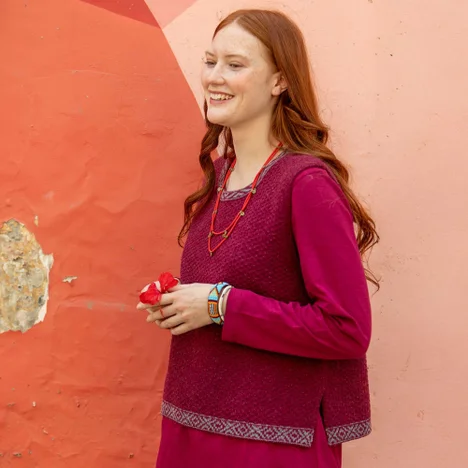 “Helena” knit sweater vest in a lambswool blend - red cabbage/melange