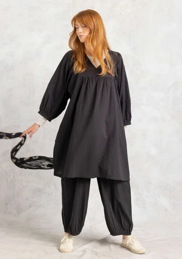 Robe tissée "Hilda" en coton biologique - noir