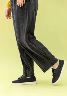 “Thea” woven organic cotton dobby trousers - black